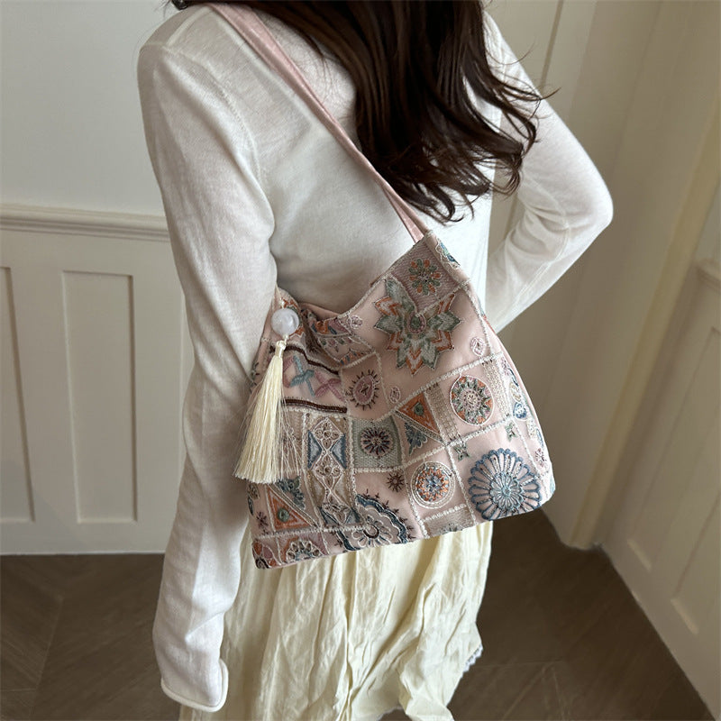 Bestickte Boho-Umhängetasche