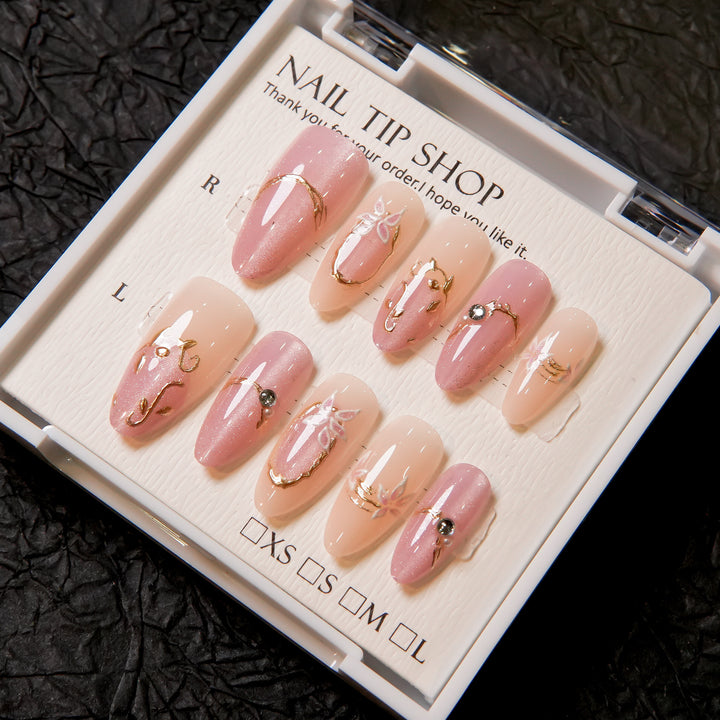 Dekorative Press-On Nageltips mit Blumenmustern