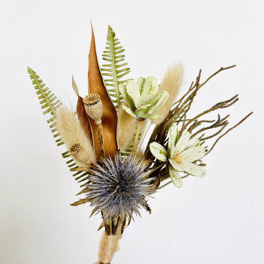 Getrocknete botanische Blumenarrangement