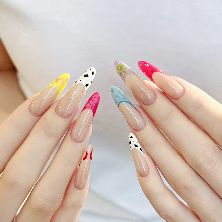 Dekorative Nagelkunst Karnz