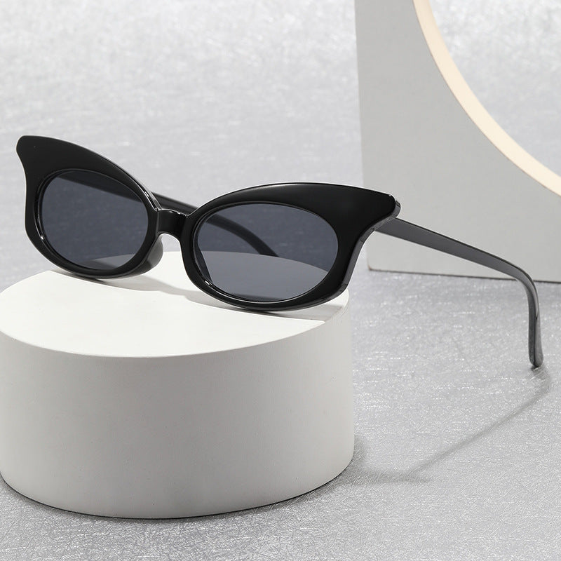 Damen Cat-Eye Sonnenbrille mit transparentem Rahmen und UV-Schutz Karnz
