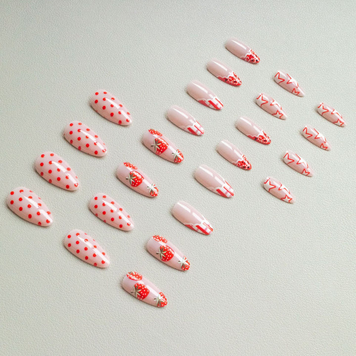 Kreatives Erdbeer-Gel-Nagelset