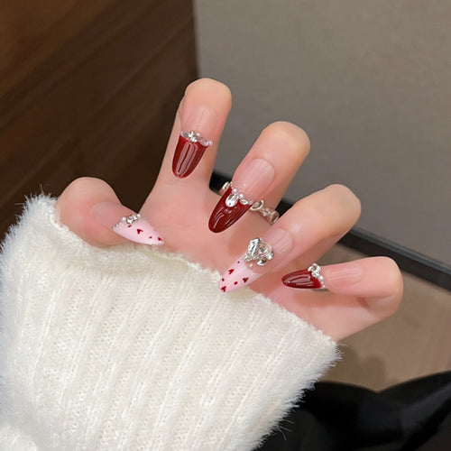 Glamouröse mit Strass besetzte Stiletto Press-On Nägel Karnz