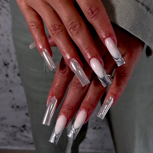 Künstliche Nagelverlängerungen mit marmoriertem Design Karnz