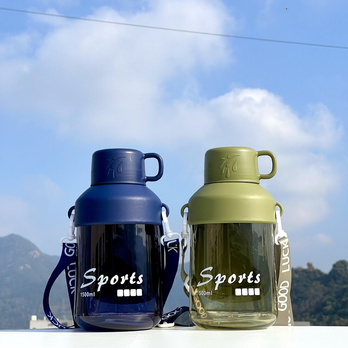 Unisex Großvolumige Trinkflasche mit praktischem Ausgießer Karnz
