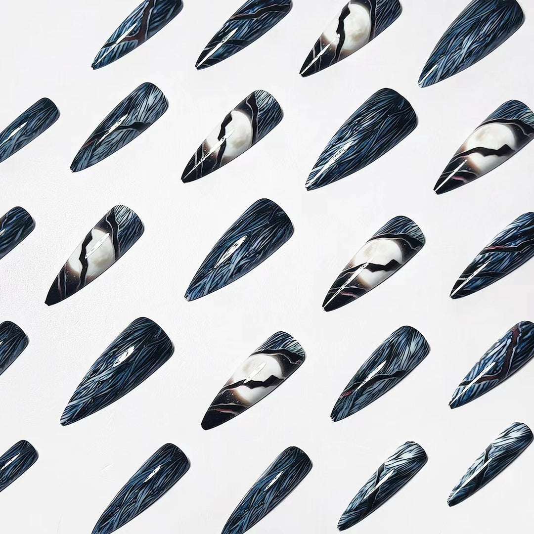 Kunstnägel Im Futuristischen Mond-Design Karnz