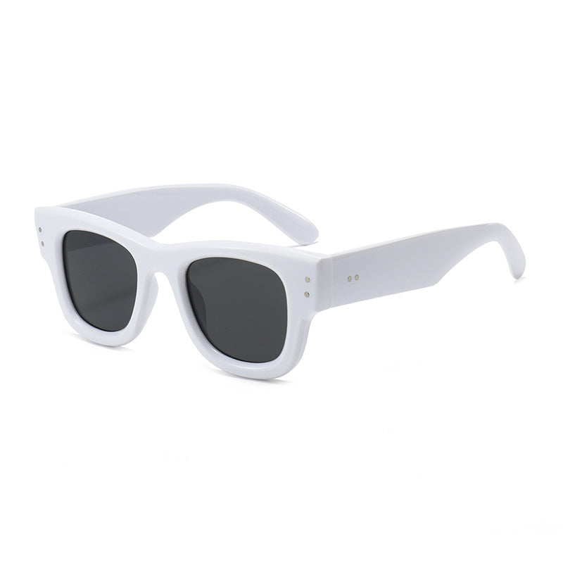Retro-inspirierte auffällige Rahmen-Sonnenbrille Karnz