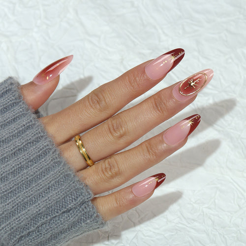 Glamouröse Stiletto Press-On Nägel mit künstlerischen Designs Karnz