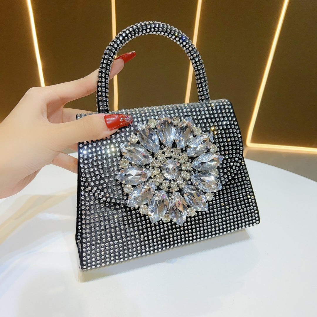 Glamouröse mit Strass besetzte Abend-Handtasche