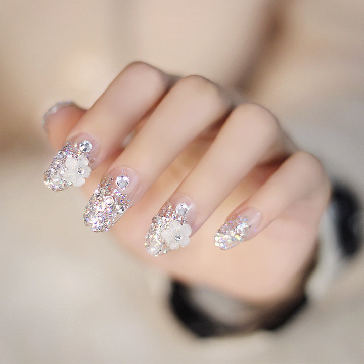 Glamouröse dekorative Press-On Nagelkunst