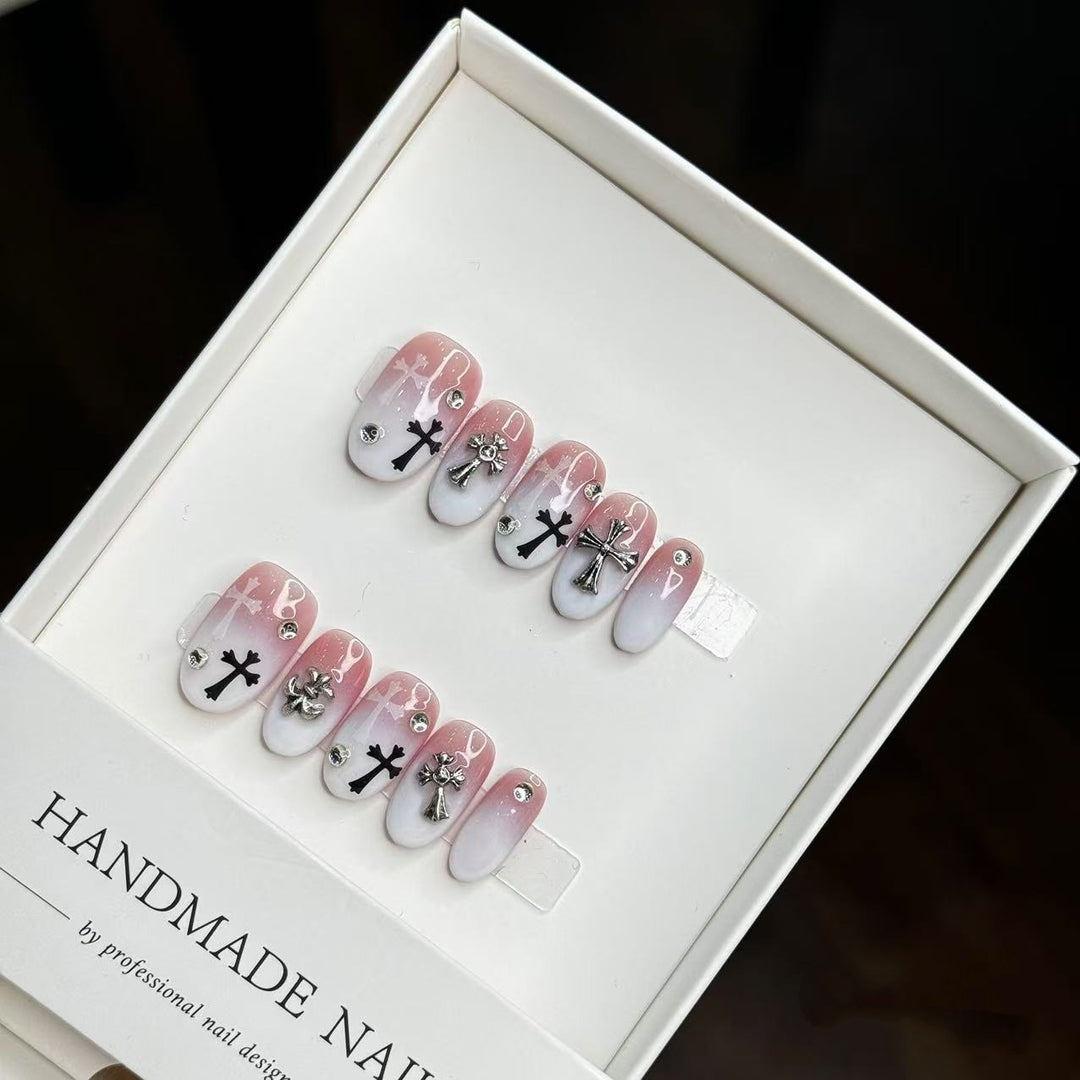 Handgemachter Press-On Nagelset mit künstlerischen Designs