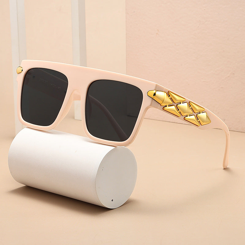 Damen elegante Designer-Sonnenbrille mit luxuriösen Rahmenakzenten Karnz