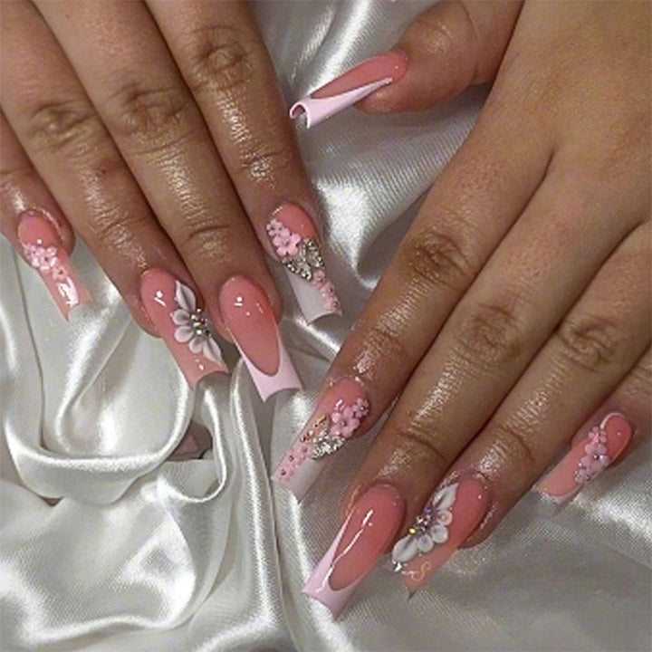 Floral Verzierte Press-On Nägel Set Karnz