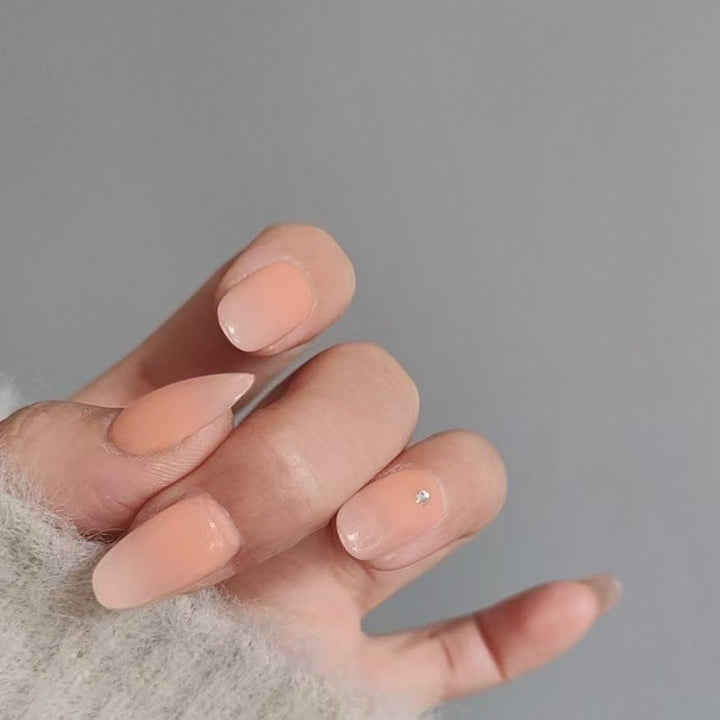 Elegante mandelförmige Press-On Nagelverlängerungen Karnz