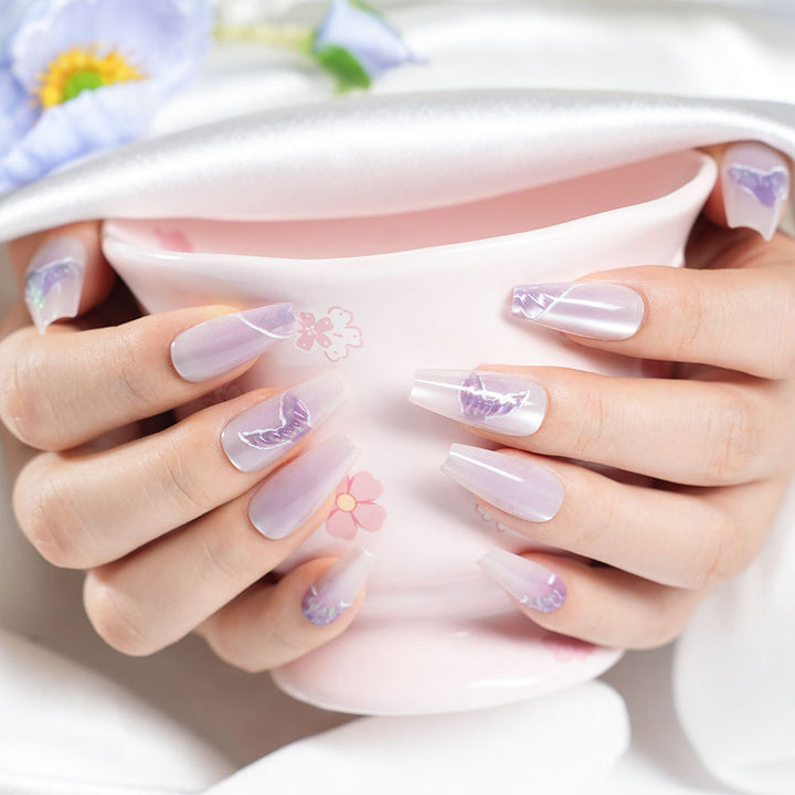 Künstlerische Press-On-Nageldesigns Karnz
