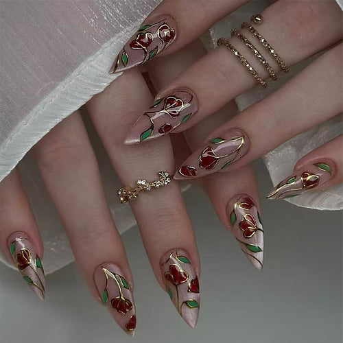 Kunstnägel mit Floralen Verzierungen Karnz