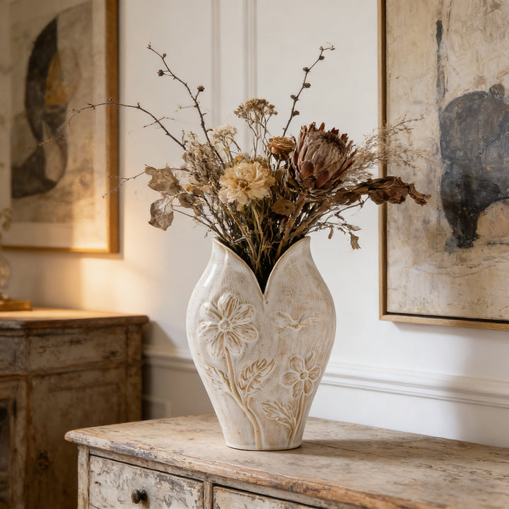 Handgefertigte strukturierte Steingut-Blumenrelief-Bud-Vase