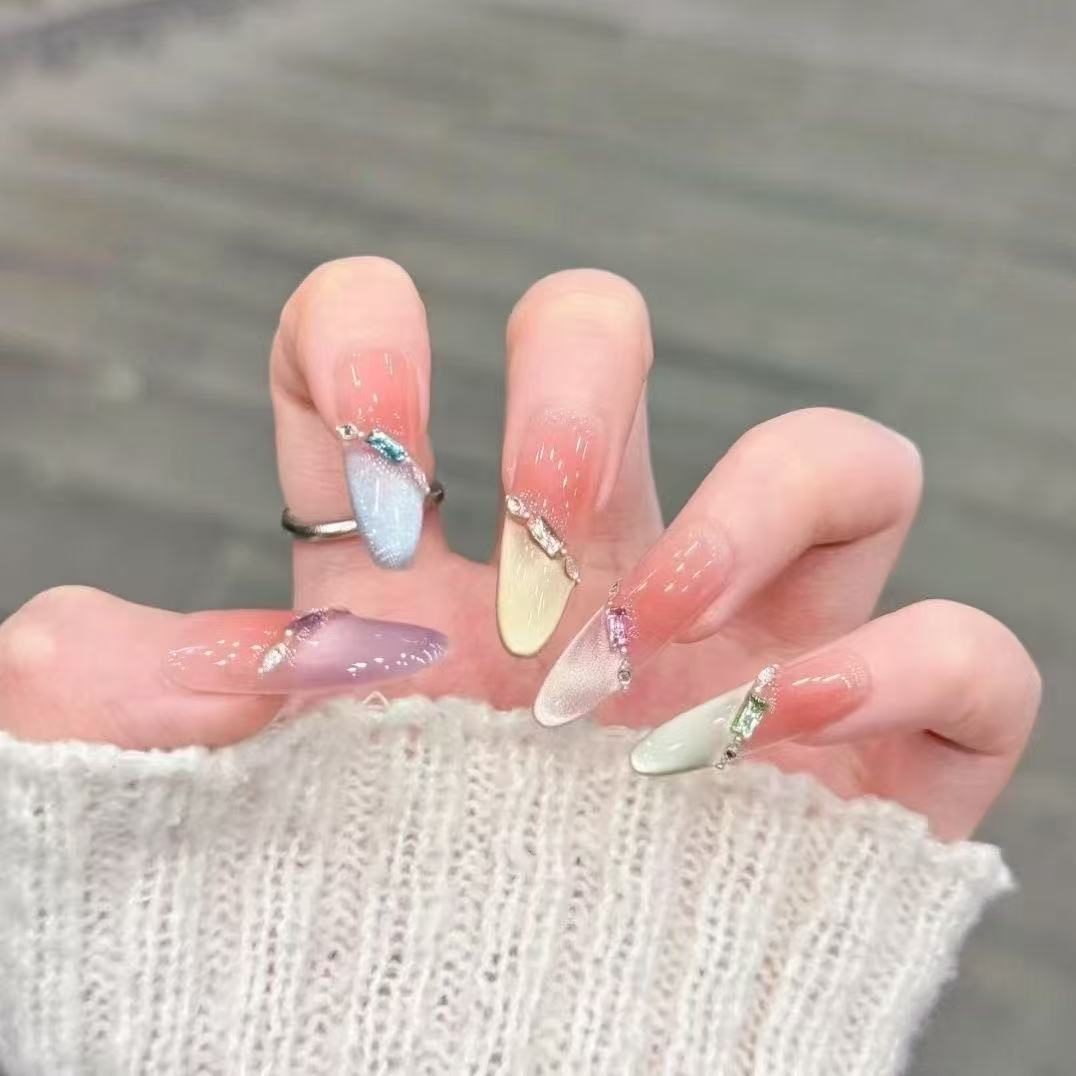 Glamorous Press-On Nail Set Karnz