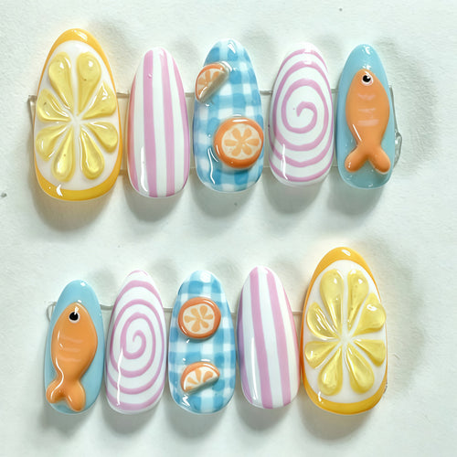 Kreative Nagelkunst mit Fröhlichen Motiven Karnz