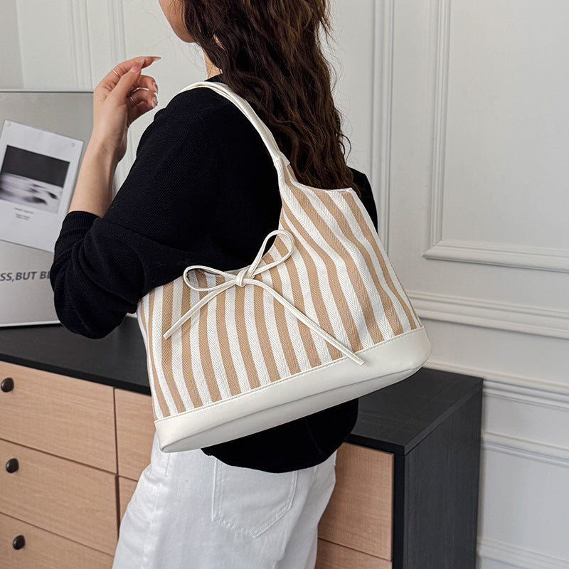 Gestreifte Freizeit-Shopper-Tasche