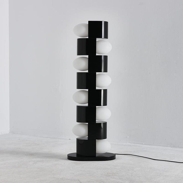 Skulpturale Tower Stehlampe mit modernem Design