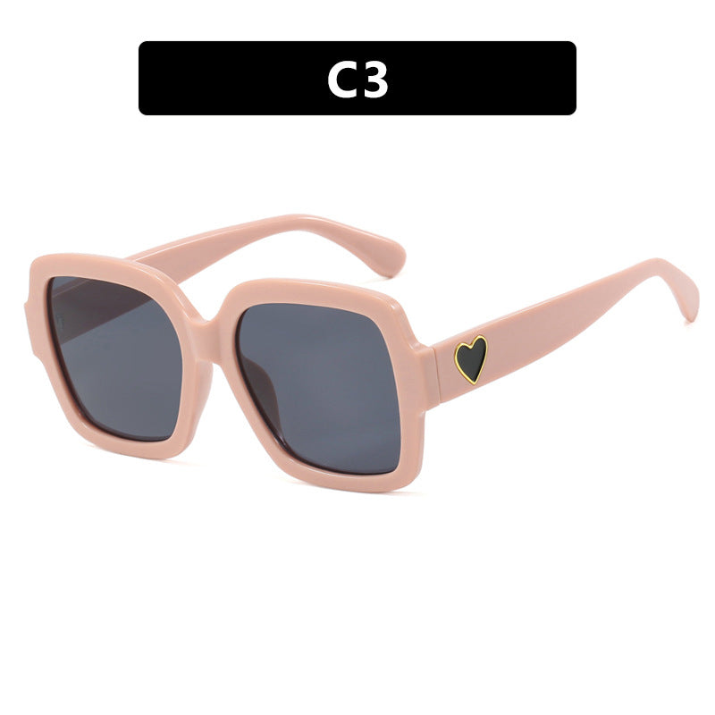 Damen quadratische Sonnenbrille mit verspieltem Herzdetail Karnz