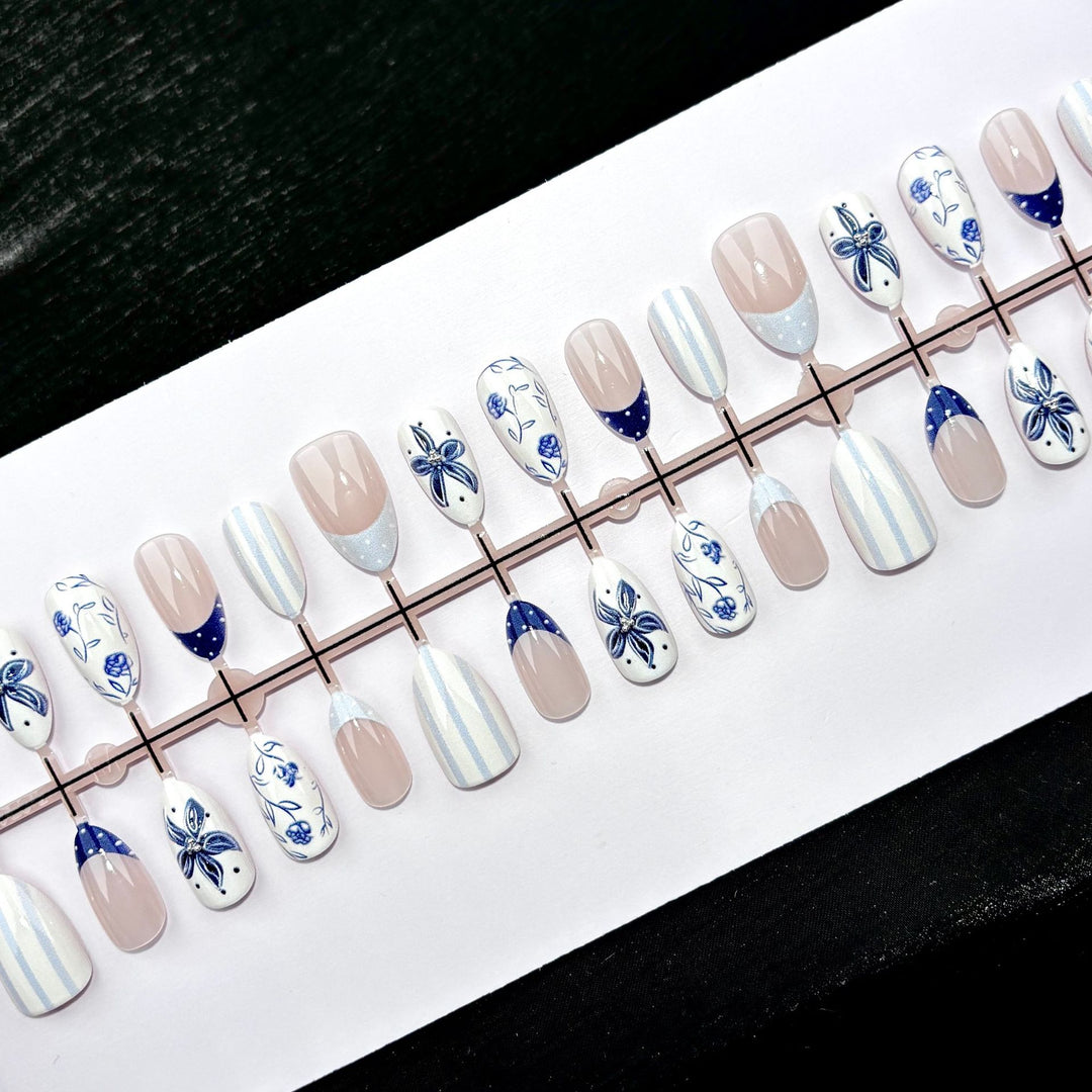 Elegante Polka Dot und Spitzen Press-On Nagel Set