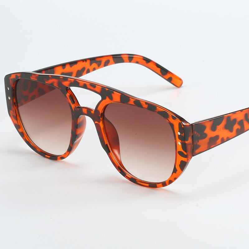 Damen Modische Sonnenbrille im stilvollen Leopardenmuster Karnz