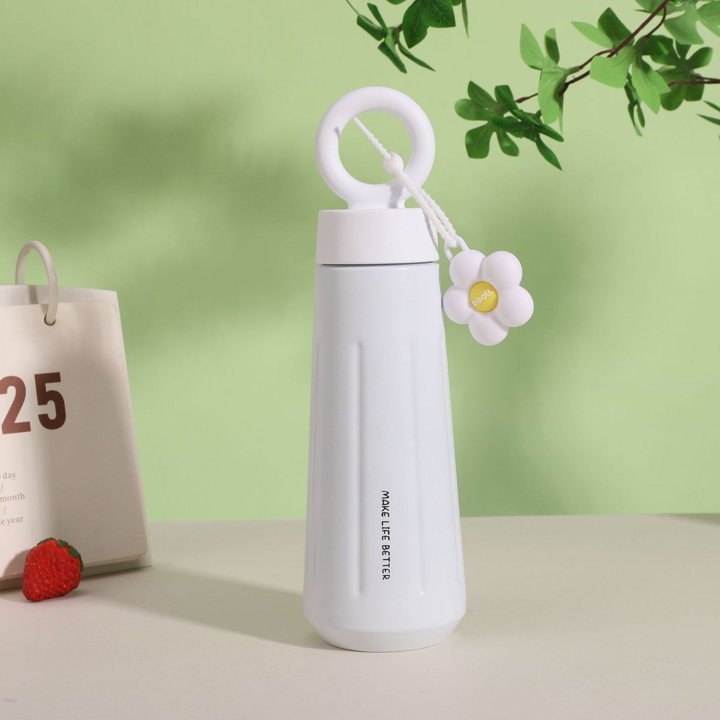 Damen stilvolle Kunststoff-Trinkflasche mit Charm Karnz