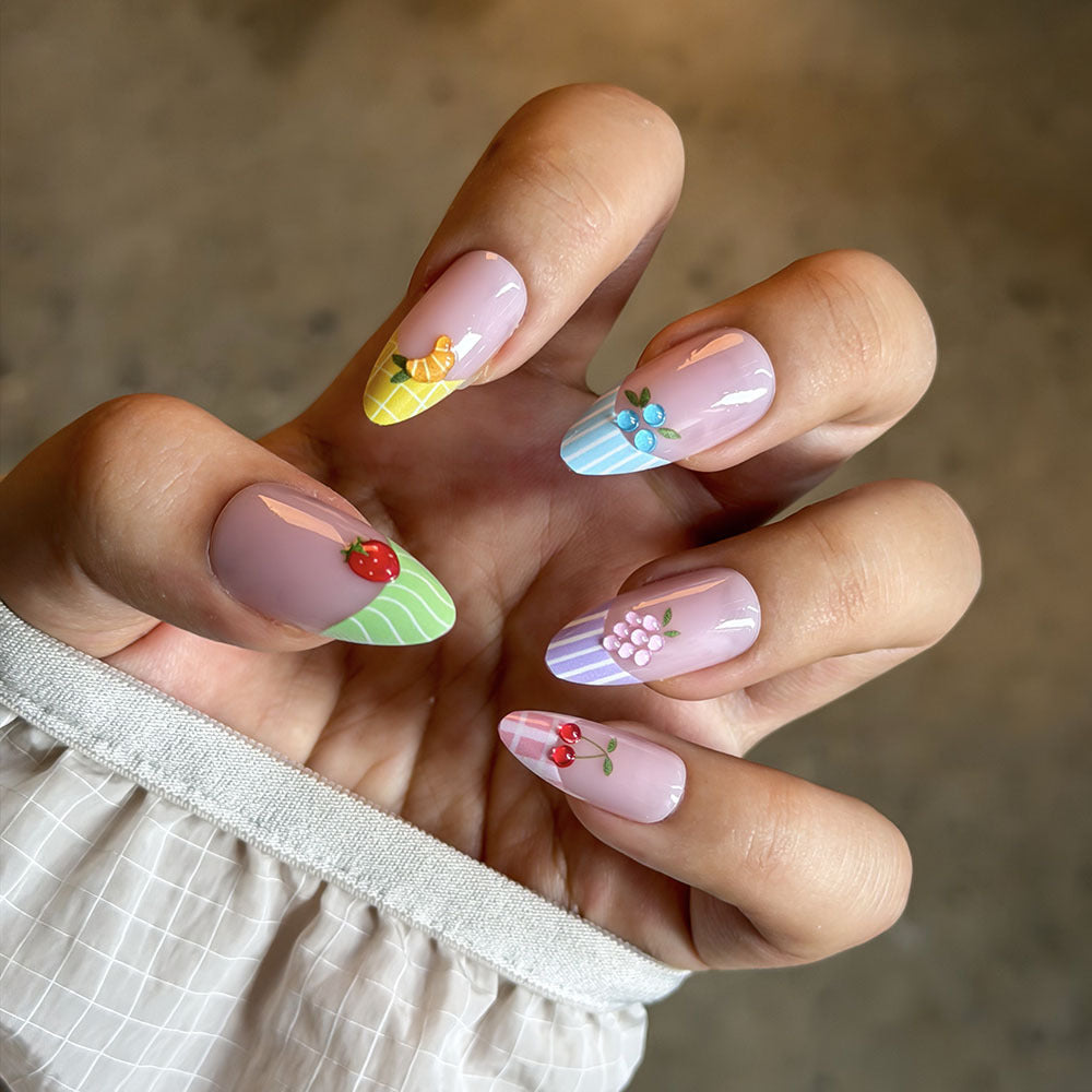 Frucht-inspiriertes künstlerisches Press-On-Nagelset Karnz