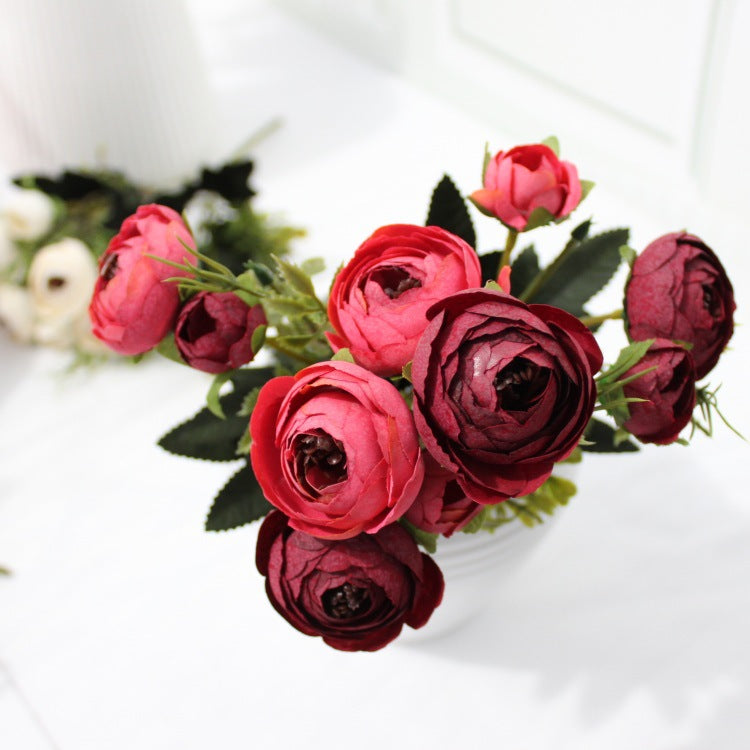 Lebensechter Floral Dekorativem Strauß