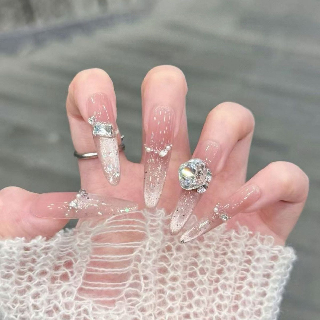 Dekorative 3D Kristall-verzierte Nagelkunstverlängerungen Karnz