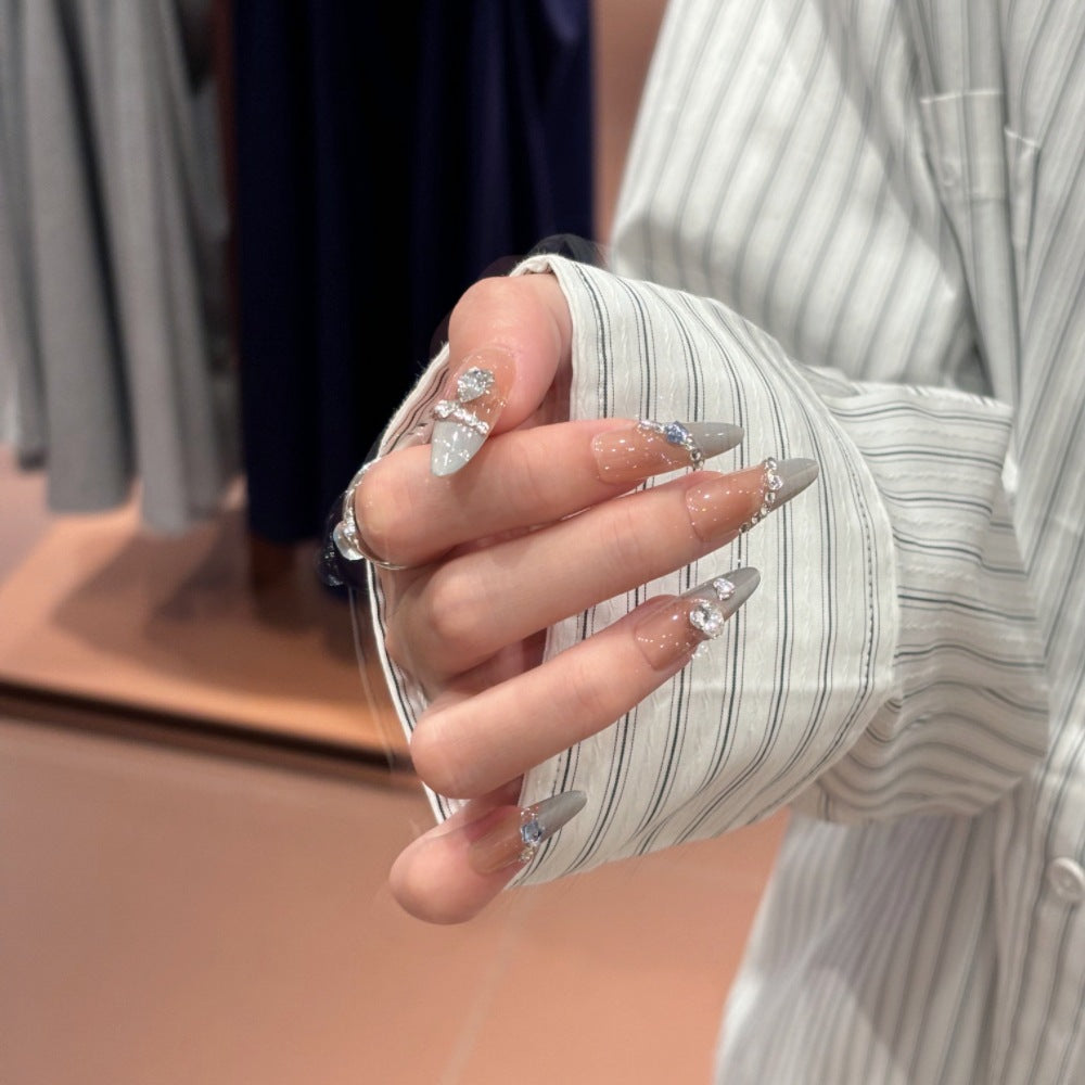Glamouröse mit Strass verzierten Press-On Nägel Karnz