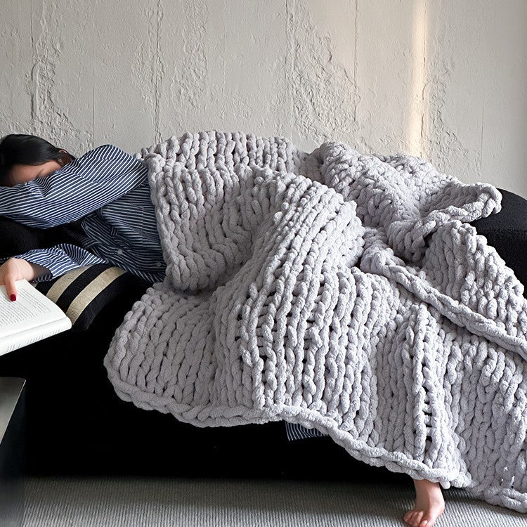 Überdimensionale Handgestrickte Grobstrick-Wohndecke aus Chenille
