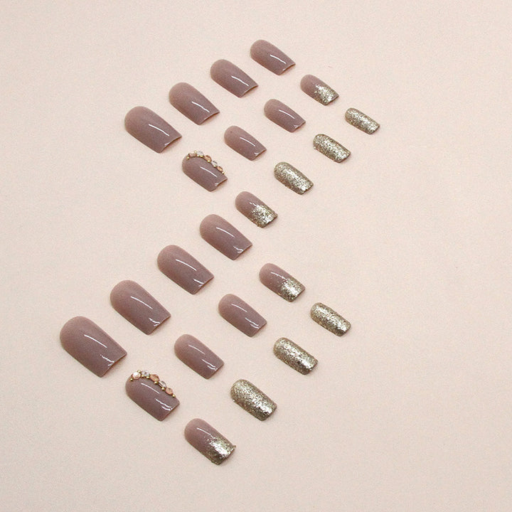 Glamouröser Glitzer und Kristall-Nagelkunst-Tipps Karnz