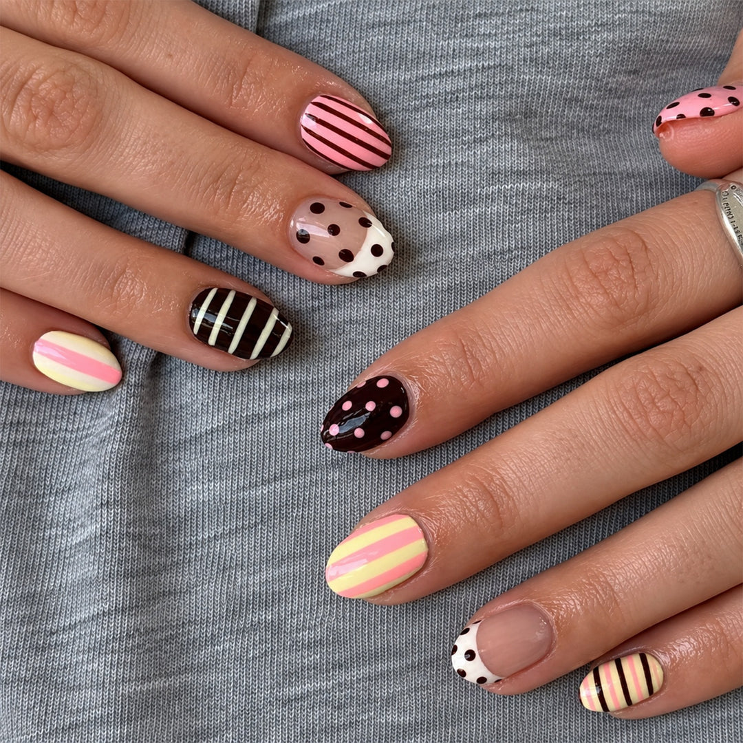 Kreatives Kunstnagelset mit verschiedenen Designs Karnz