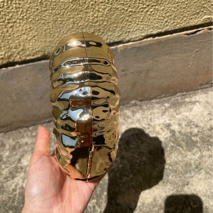 Metallic Schalenform
