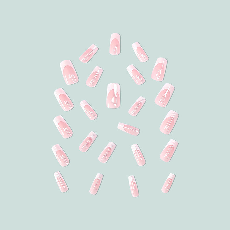 Elegante und kreative Nagelverlängerungen Karnz