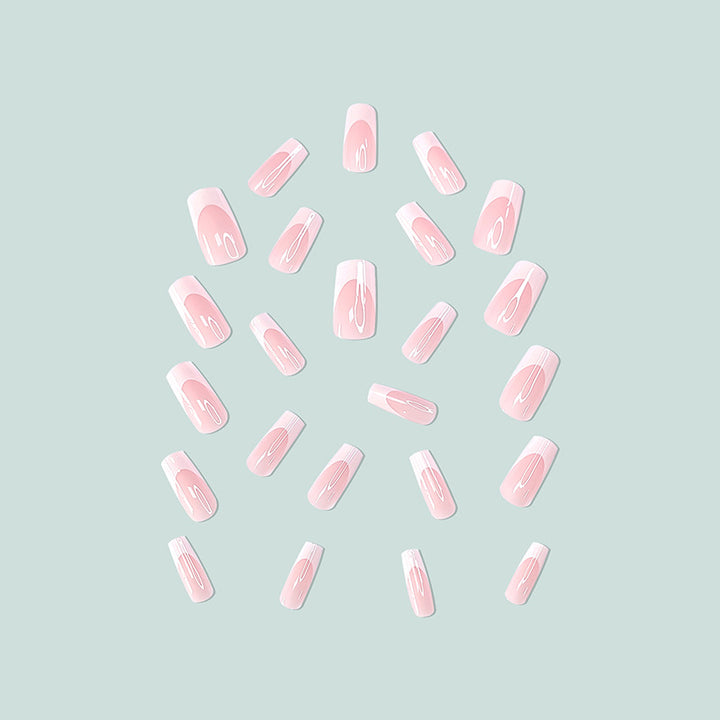 Elegante und kreative Nagelverlängerungen Karnz