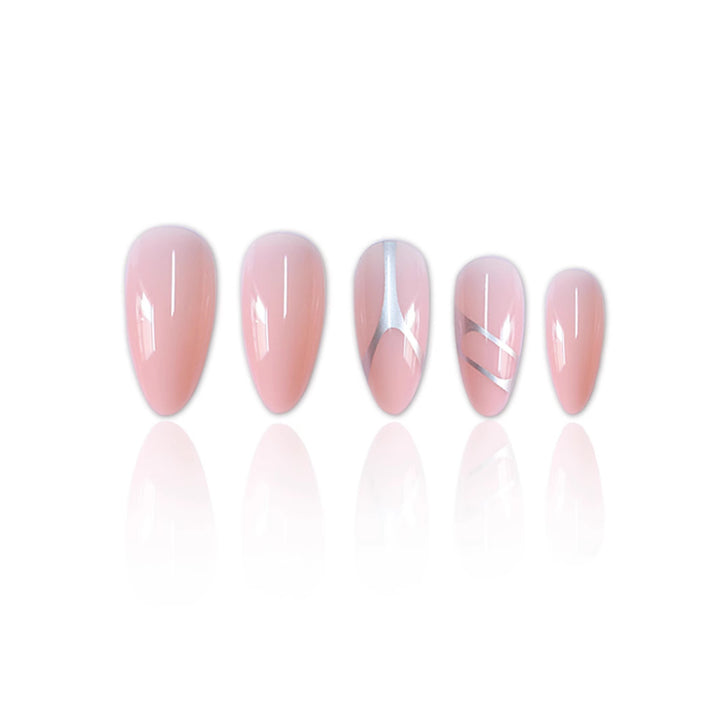 Eleganter Stiletto Press-On Nail Set mit künstlerischen Metallelementen Karnz