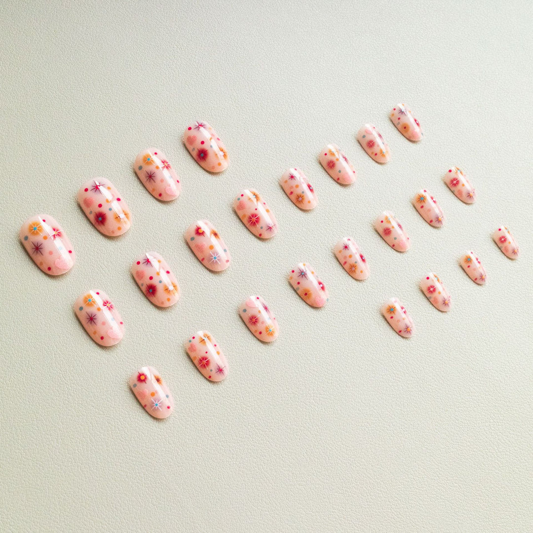 Verspielt Herz und Stern Nail Art