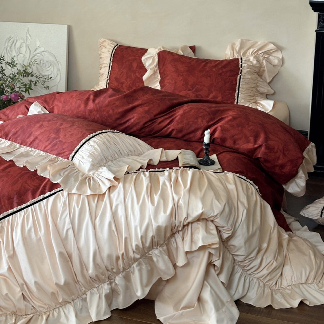 Elegante Rüschen-Bettgarnitur im Vintage-Stil mit Jacquard-Dekor und Volant