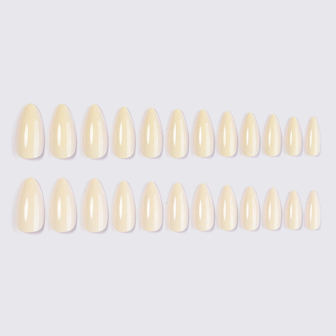 Premium Glänzendes Stiletto Press-On Nail Set Karnz
