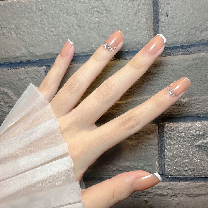 Elegante Nagelkunst Karnz