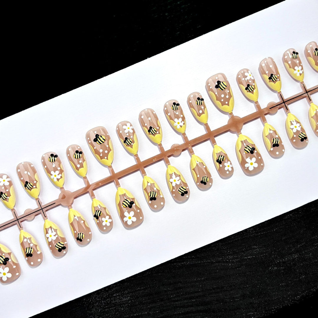 Künstlerische Bienen-Design Press-On Nägel