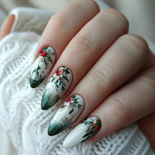 Glamouröse Kunstnägel mit Floralen Akzenten Karnz