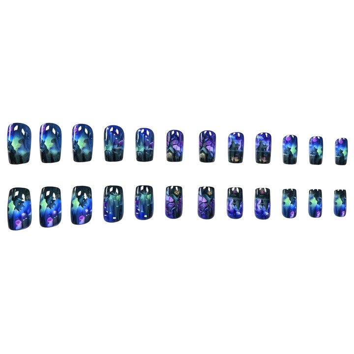 Künstlerische Nagelkunst Karnz