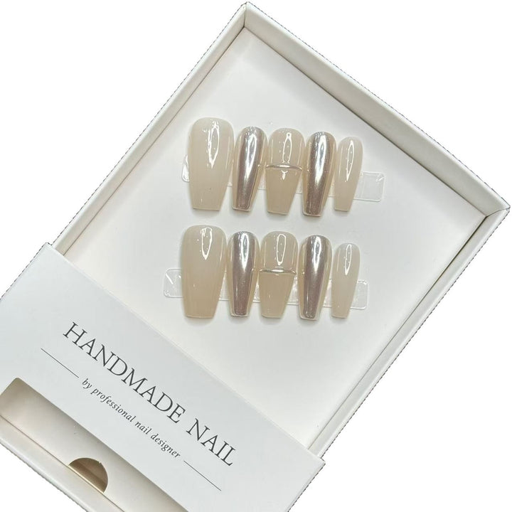 Handgemachtes Press-On Nagelset mit glänzendem Finish