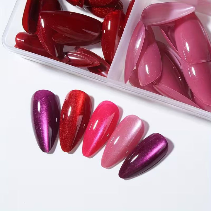Glänzende Stiletto-Nagelspitzen Karnz