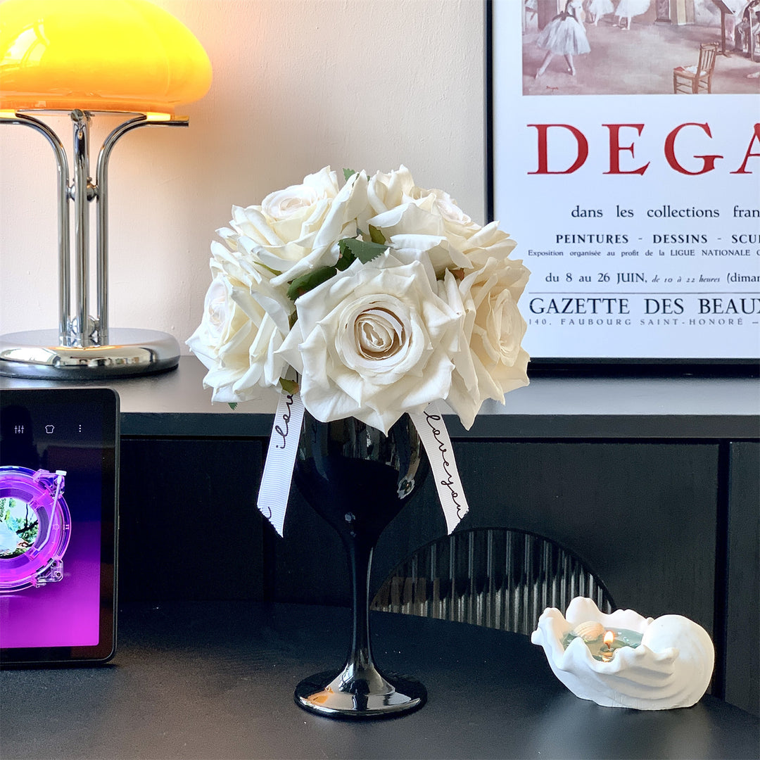 Elegantes Seidenblumenbouquet